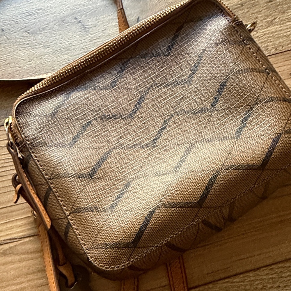 Fossil Corey Geometric Chevron Crossbody Bag - Earthy Minimalist EUC - Picture 7 of 9